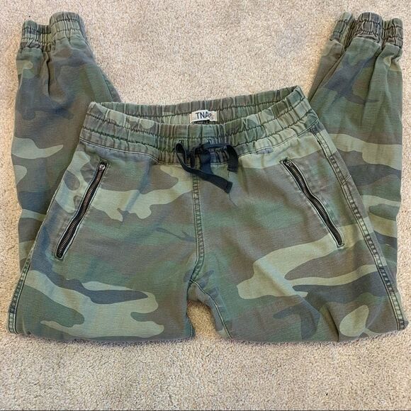 Aritzia TNA Alix green camo Pants joggers Size 00 - Picture 3 of 13